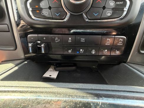 Used 2018 RAM 2500 Laramie w/ Sport Appearance Group AWD/4WD image 23