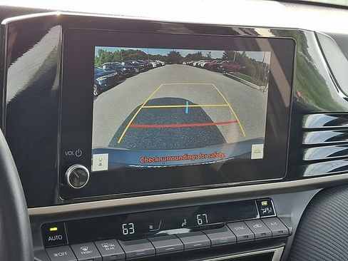 Certified 2025 Toyota Camry SE FWD image 17