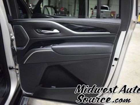 Used 2023 Cadillac Escalade ESV Sport w/ LPO, Illumination Package image 17