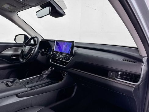 Used 2024 Toyota Grand Highlander XLE image 31