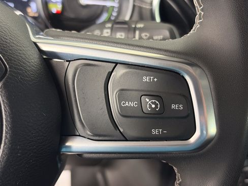 Used 2023 Jeep Wrangler Unlimited Sahara AWD/4WD image 32