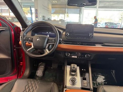 Used 2023 Mitsubishi Outlander SEL image 26