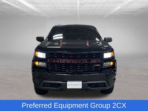 Used 2019 Chevrolet Silverado 1500 Custom Trail Boss w/ Custom Convenience Package AWD/4WD image 2