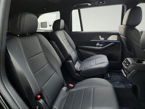 Certified 2026 Mercedes-Benz GLS 450 4MATIC w/ AMG Line Exterior image 33
