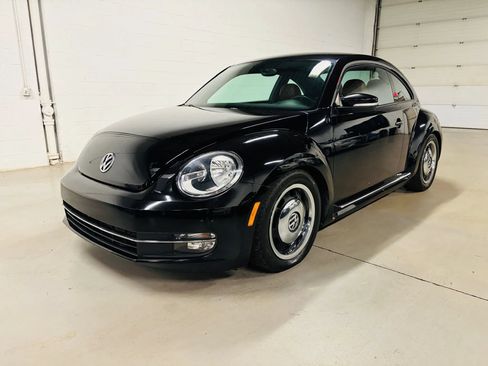 Used 2015 Volkswagen Beetle 1.8T Classic FWD image 2