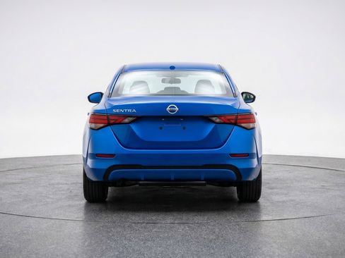 Used 2025 Nissan Sentra SV image 7