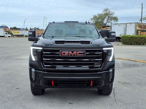 Used 2024 GMC Sierra 2500 AT4 w/ AT4 Premium Plus Package image 2