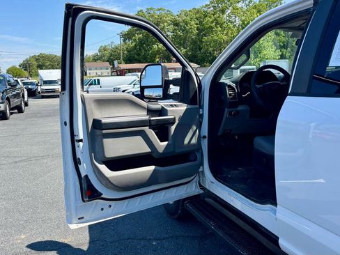 Used 2019 Ford F250 XL w/ Power Equipment Group AWD/4WD image 10