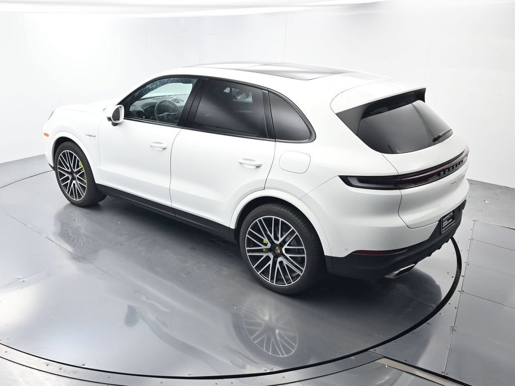 Certified 2026 Porsche Cayenne E-Hybrid AWD/4WD image 33