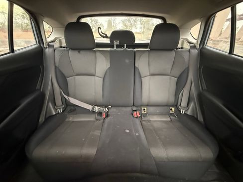 Used 2019 Subaru Crosstrek 2.0i image 17