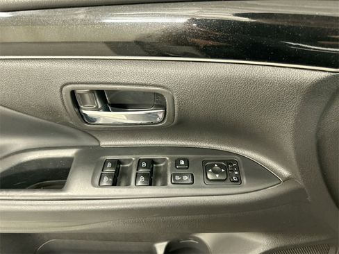 Used 2020 Mitsubishi Outlander SE image 11