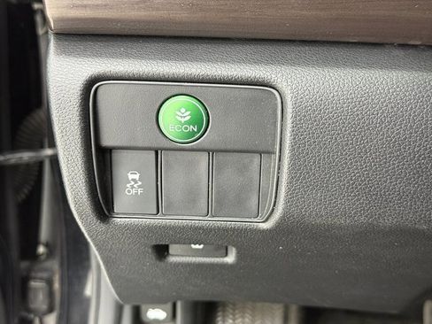 Used 2017 Honda Accord EX-L image 10