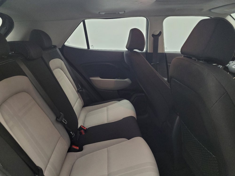 Used 2023 Hyundai Venue SEL FWD image 19