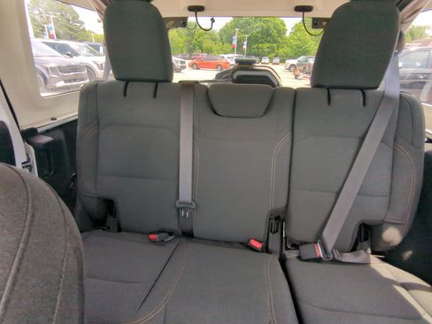 Used 2024 Jeep Wrangler Unlimited Sport AWD/4WD image 21