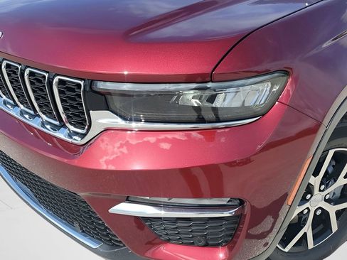 New 2025 Jeep Grand Cherokee Limited w/ Luxury Tech Group II image 16