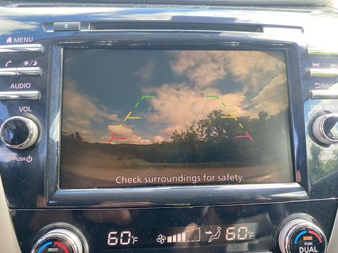 Used 2022 Nissan Murano SV AWD/4WD image 9