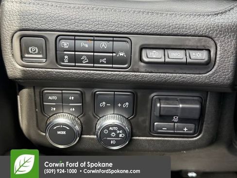Used 2023 GMC Yukon XL Denali w/ Advanced Technology Package AWD/4WD image 29