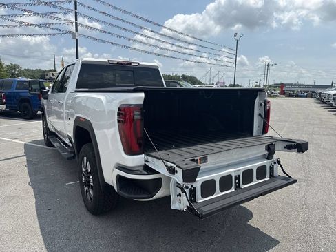 Used 2025 GMC Sierra 2500 Denali w/ Denali Reserve Package AWD/4WD image 34