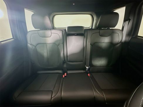 New 2025 Jeep Grand Cherokee Altitude image 10