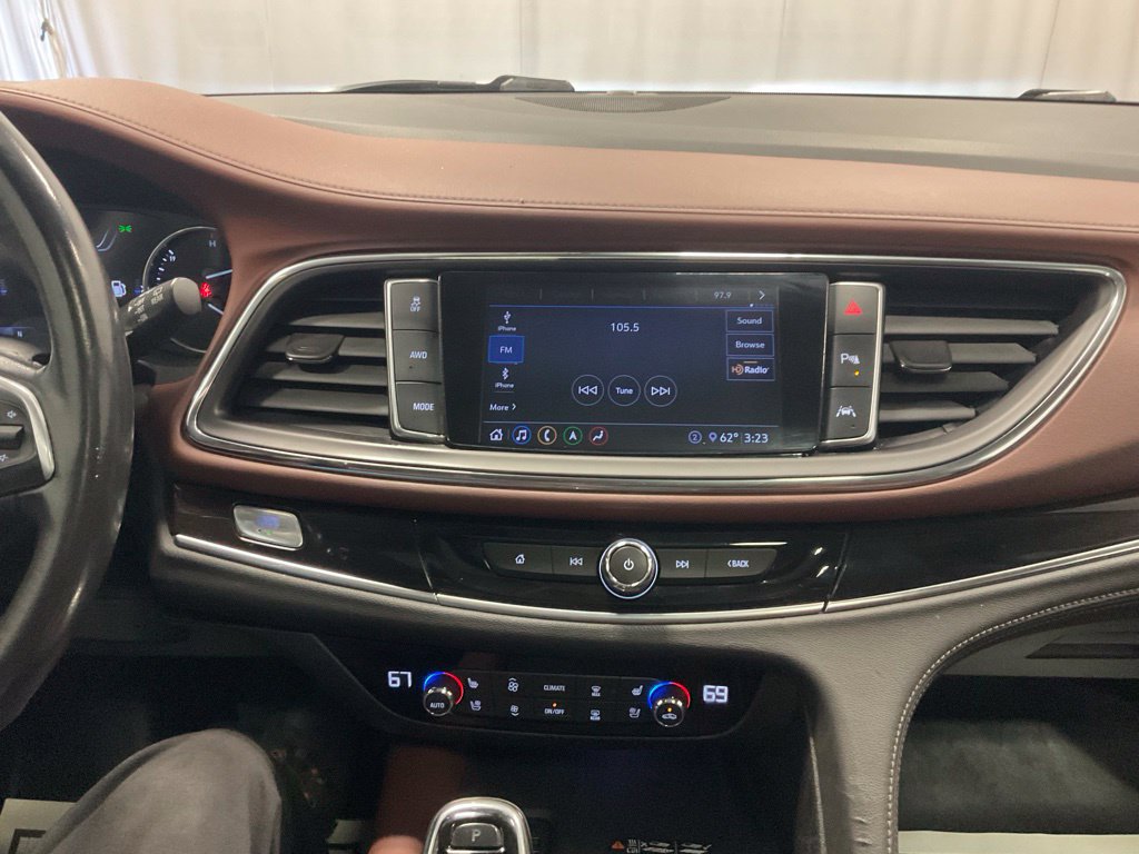Used 2021 Buick Enclave Avenir w/ Avenir Technology Package AWD/4WD image 27