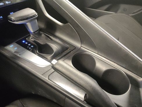 Used 2021 Hyundai Elantra SE FWD image 26