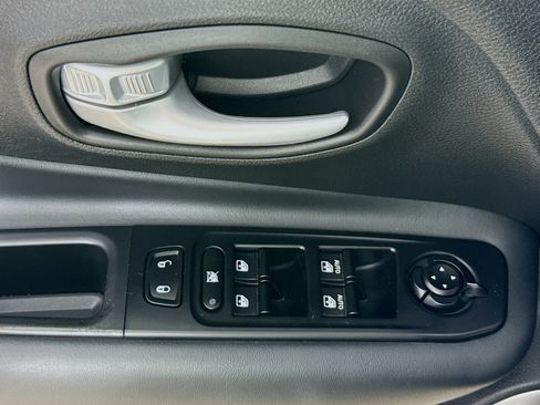 Used 2023 Jeep Renegade Latitude AWD/4WD image 21