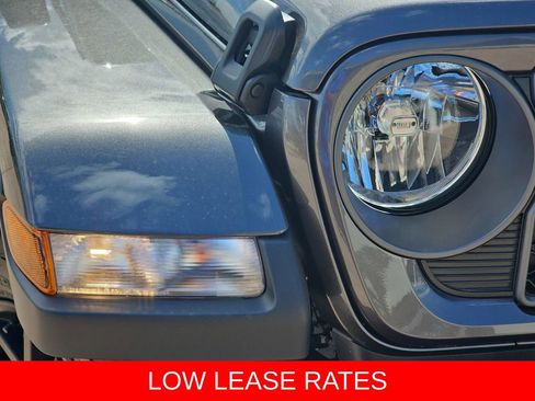 New 2025 Jeep Gladiator Willys image 33