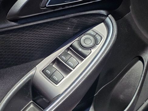 Used 2018 Chevrolet Malibu Hybrid FWD image 24