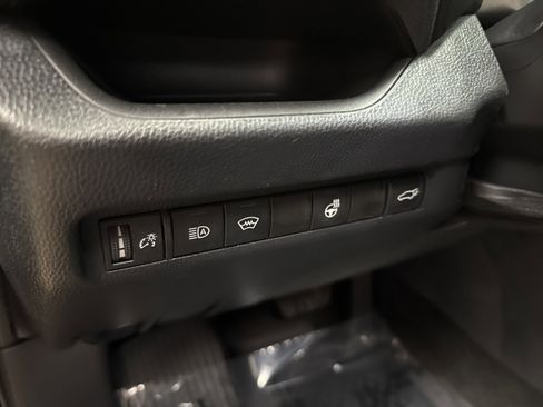 Used 2023 Toyota RAV4 XLE Premium image 29