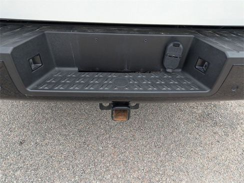 Used 2024 Nissan Titan SV w/ SV Bronze Edition Package image 32