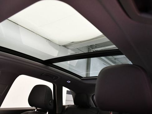 Used 2025 Audi Q5 Premium w/ Convenience Package image 17