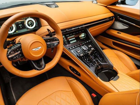 Used 2025 Aston Martin DB12 Volante image 3
