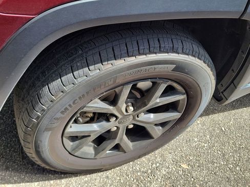 Used 2024 Jeep Grand Cherokee Altitude image 16