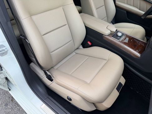 Used 2011 Mercedes-Benz E 350 Sedan image 62