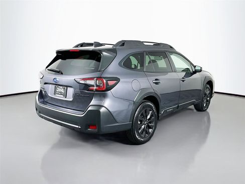 Used 2025 Subaru Outback Onyx Edition AWD/4WD image 13