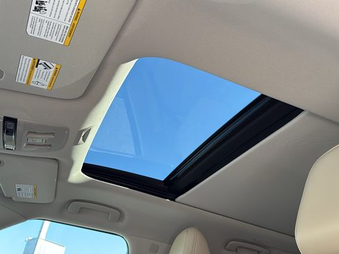 Certified 2025 Nissan Armada Platinum Reserve image 20