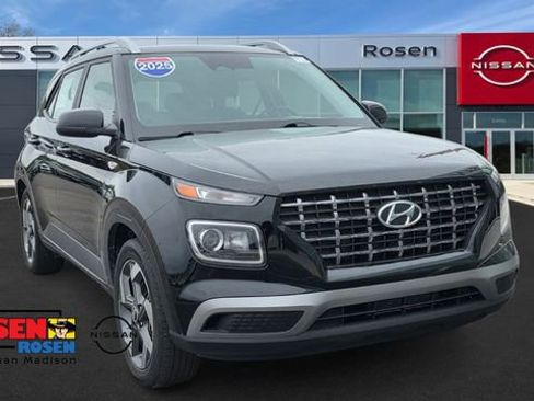 Used 2025 Hyundai Venue SEL FWD image 1