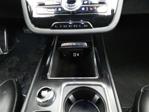 Used 2022 Lincoln Corsair AWD w/ Equipment Group 101A image 35