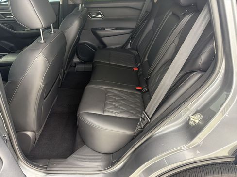 Used 2024 Nissan Rogue Platinum w/ Platinum Premium Package FWD image 22