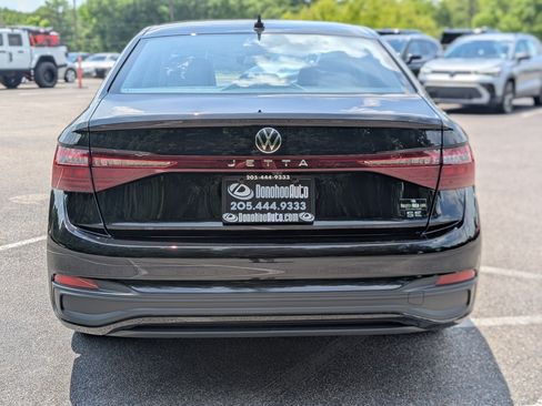 Used 2025 Volkswagen Jetta SE w/ Sunroof Package FWD image 8