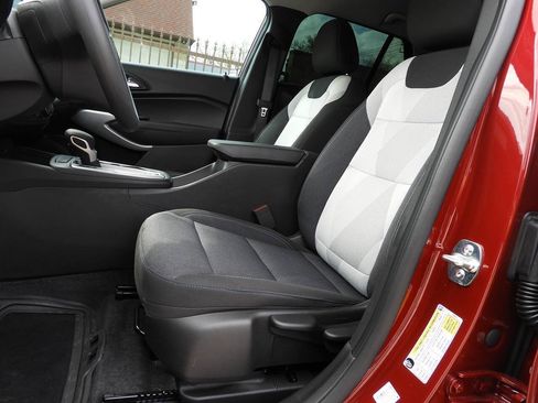 Used 2025 Chevrolet Trax LS w/ LS Convenience Package FWD image 15