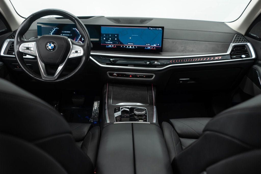 Used 2025 BMW X7 xDrive40i AWD/4WD image 9
