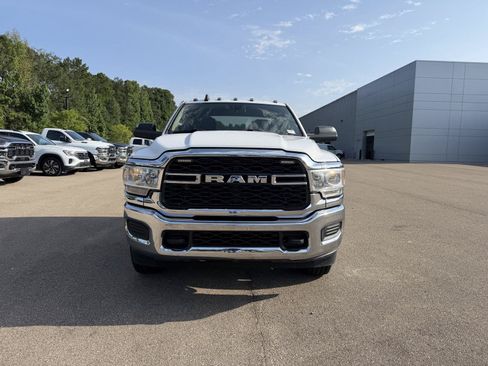Used 2019 RAM 3500 Tradesman w/ Chrome Appearance Group AWD/4WD image 2