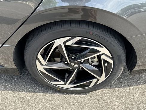 Certified 2024 Hyundai Sonata SEL w/ Convenience Package FWD image 19