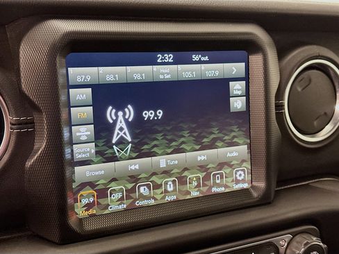 Used 2023 Jeep Wrangler Sahara image 21