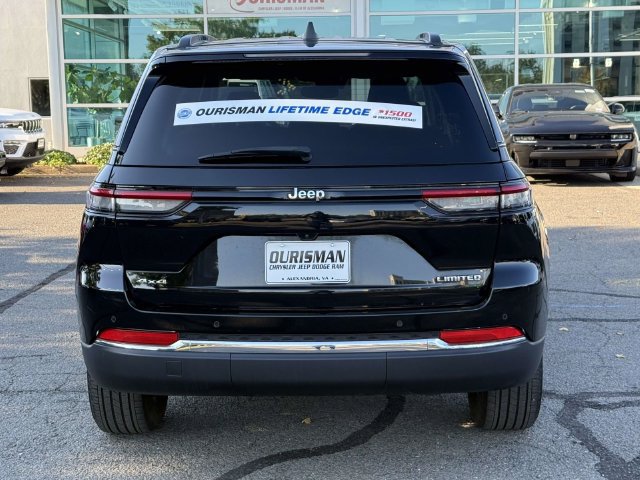 Used 2023 Jeep Grand Cherokee Limited AWD/4WD image 4