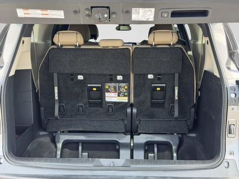 Used 2024 Toyota Sienna XLE FWD image 13