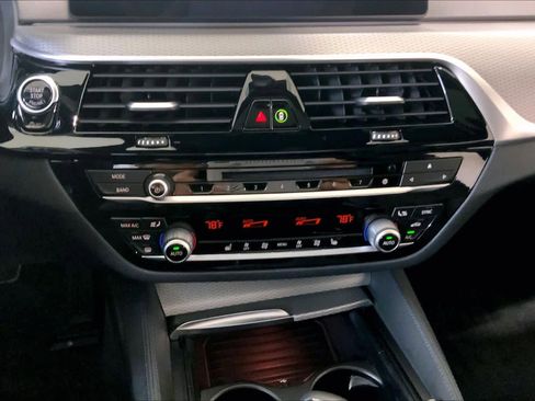 Used 2019 BMW 530i xDrive w/ M Sport Package image 34