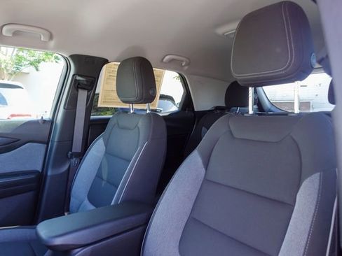 Used 2025 Chevrolet TrailBlazer LS w/ LS Convenience Package FWD image 22