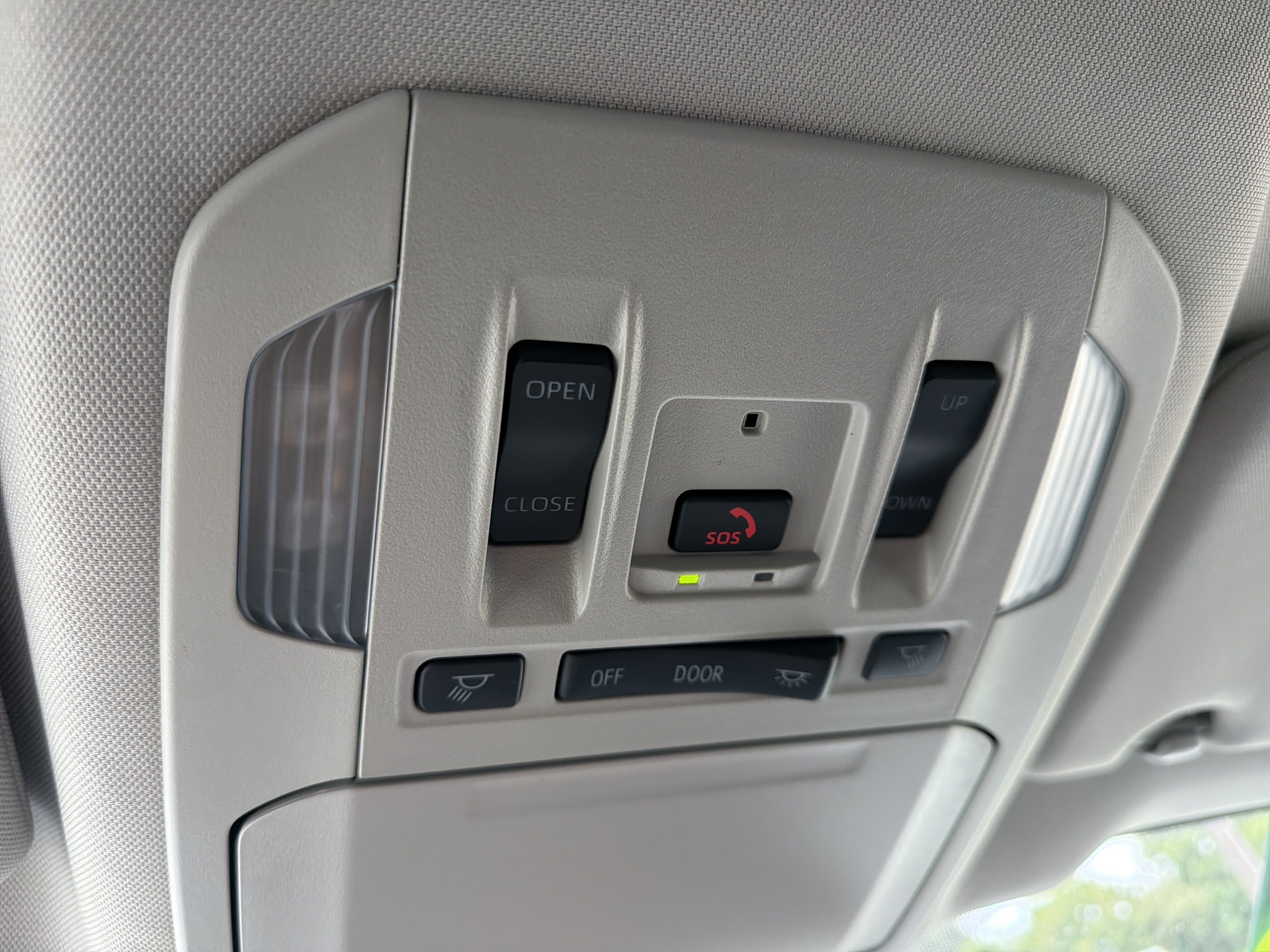 Certified 2025 Toyota Highlander XLE FWD image 5